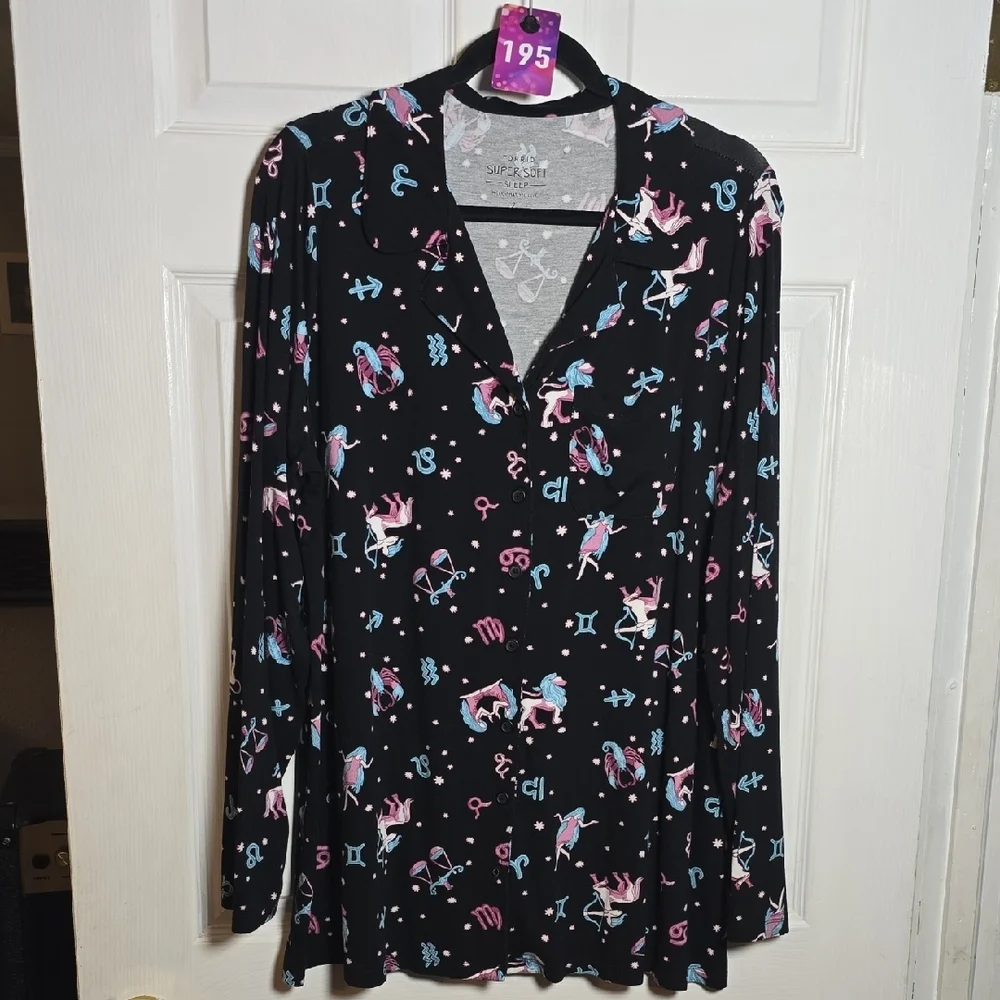 195 Torrid 2 2X Black Zodiac Print Pajama Super Soft Top